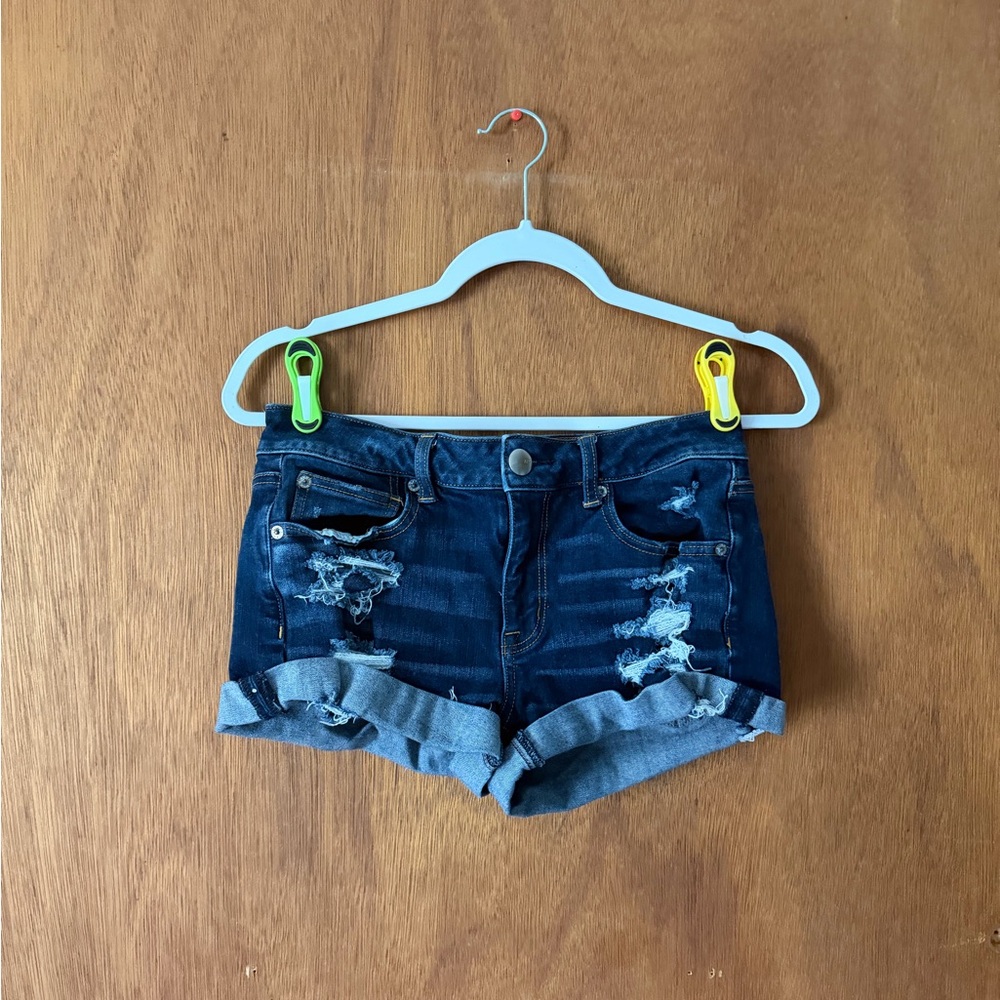 American Eagle Distressed Denim Shorts Women’s Size 6